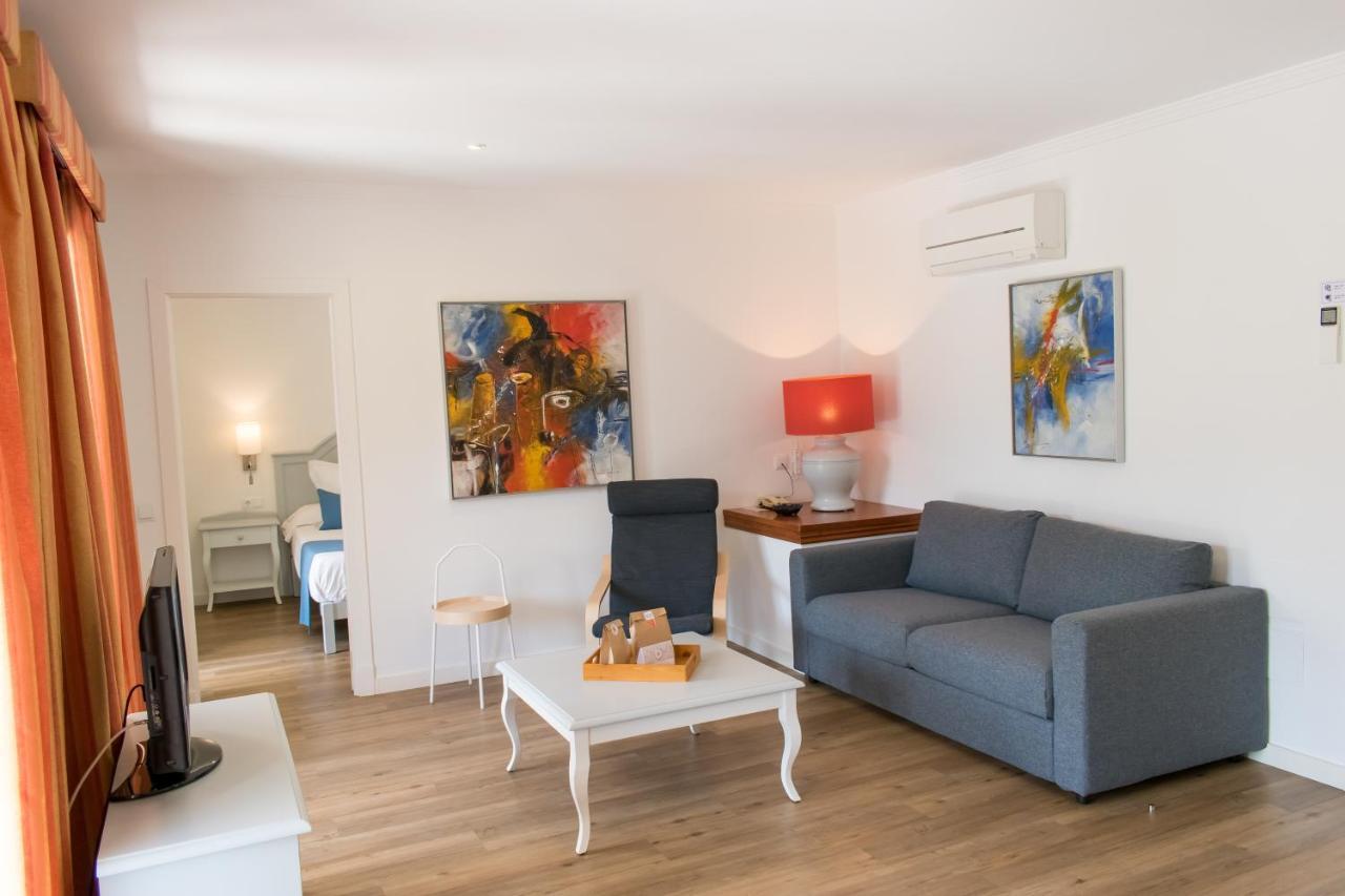 Lili Apartments Port De Soller Room photo