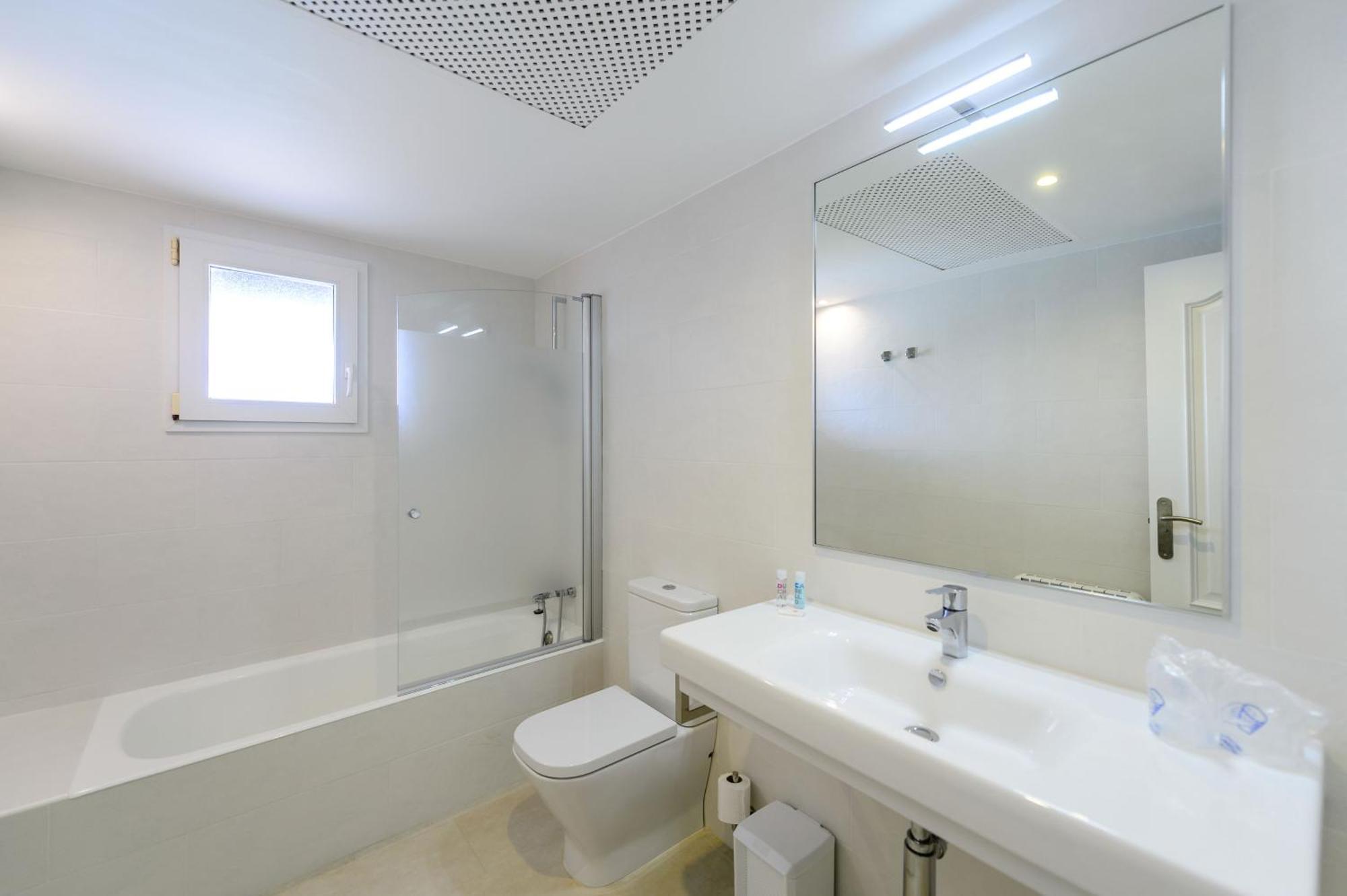Lili Apartments Port De Soller Room photo
