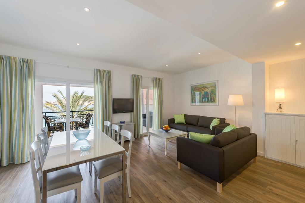 Lili Apartments Port De Soller Room photo
