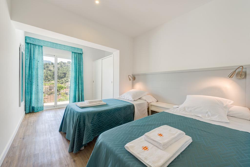 Lili Apartments Port De Soller Room photo